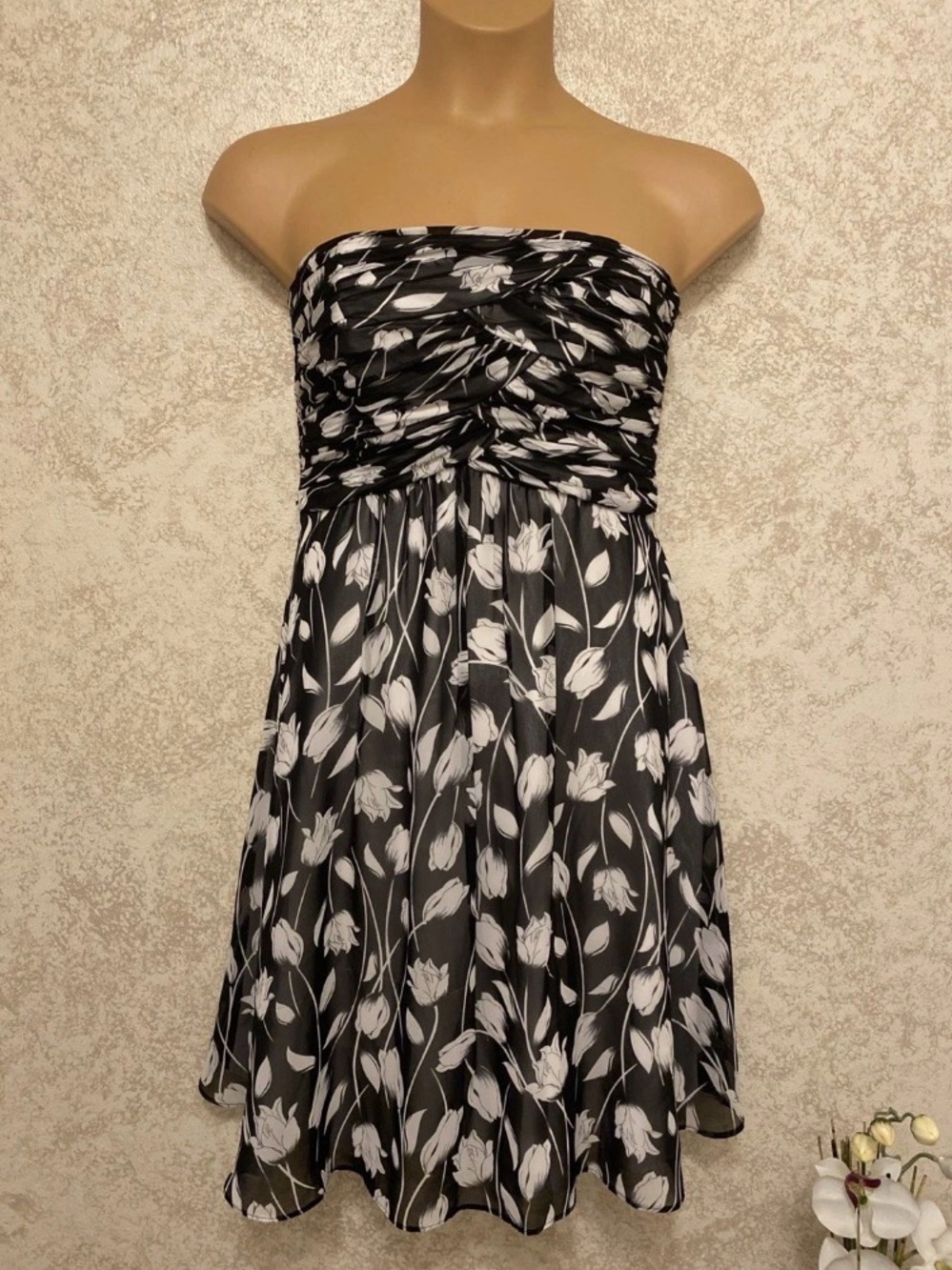 White House Black Market Black and White Strapless Floral Chiffon Dress